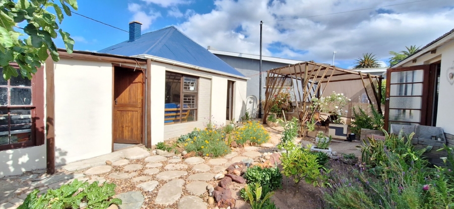 2 Bedroom Property for Sale in Albertinia Western Cape